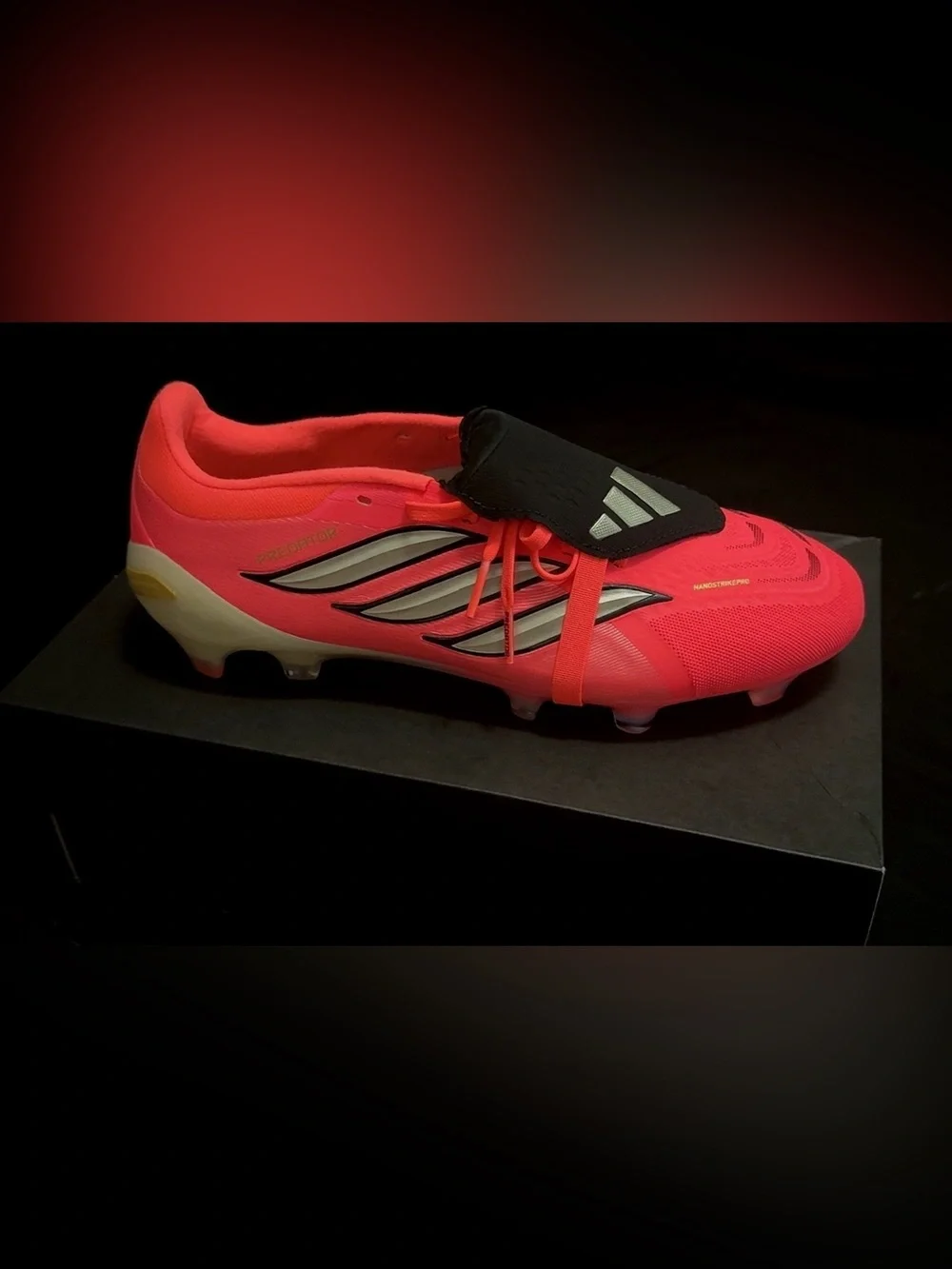 ADIDAS Men’s 8 1/2 Soccer Cleats - Bright pink/black Women’s 9 1/2